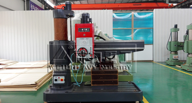 Z3050液壓搖臂鉆床完成生產(chǎn)