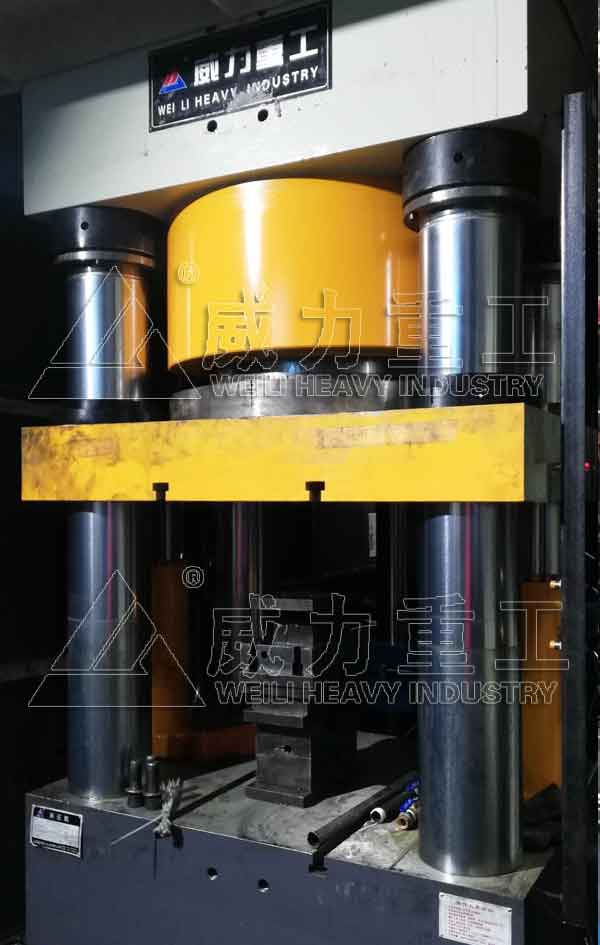 1000噸三梁四柱液壓機